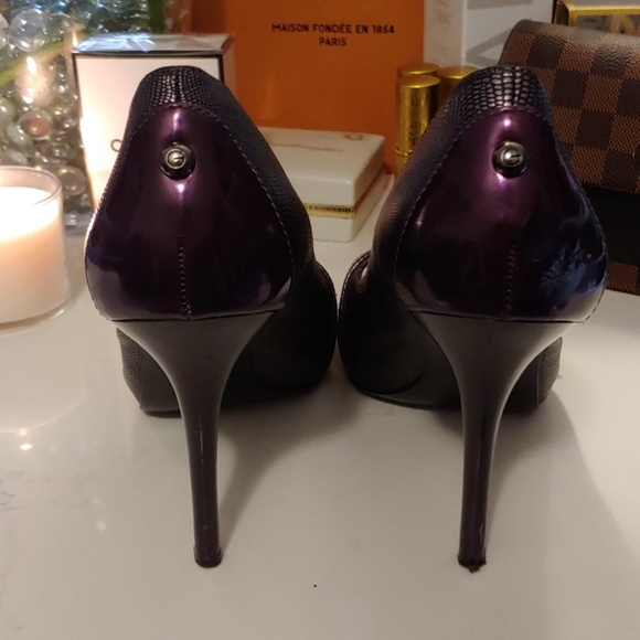 Shoes - Picture 3 of 8